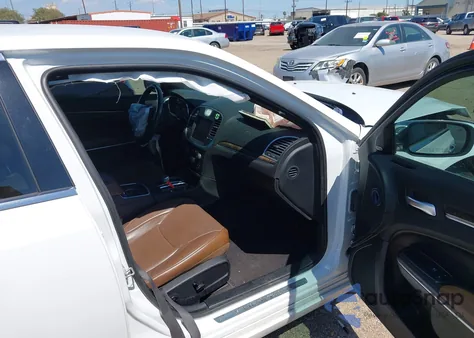 2018 Chrysler 300 Limited z USA, uszkodzony, nr VIN 2C3CCAEG6JH142712